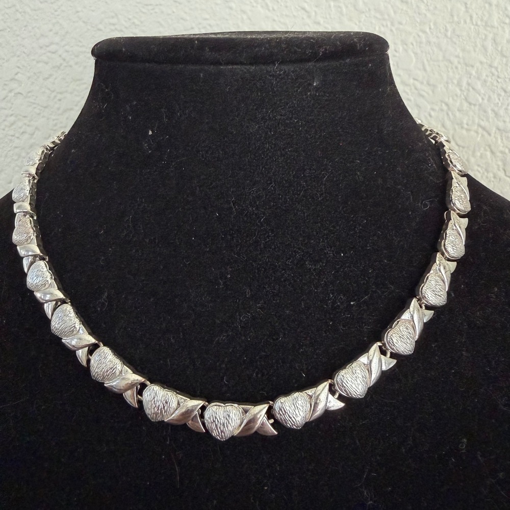 Vintage Silver Tone Textured Heart and X Hugs & Kisses Link Collar Necklace 18"